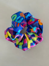 Load image into Gallery viewer, Medium Scrunchie - Various Prints
