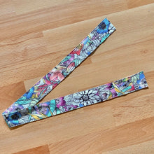 Load image into Gallery viewer, The Scenic Route’s Light Botanica Zerowaste Headband A
